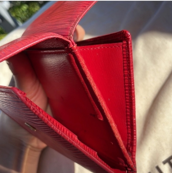 Louis Vuitton Red Epi Leather Compact Snap Wallet - Picture 3 of 16